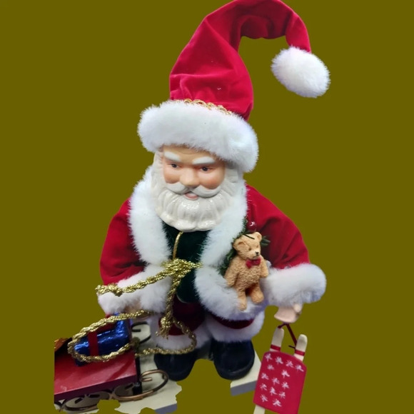 Santa figurine with sleigh and toys - Picture 8 of 9